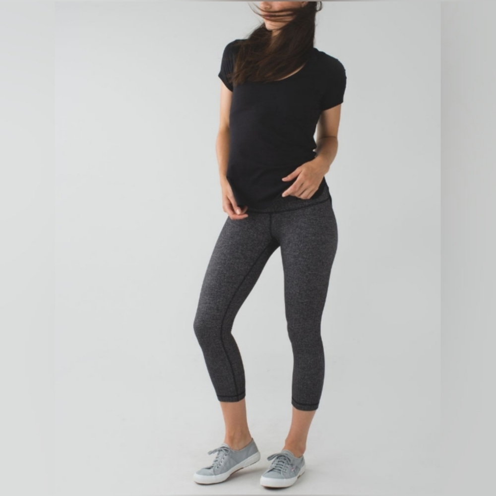 Lululemon Crop Leggings 21" In Gray/Black Size 4
